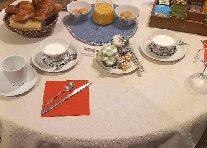 Relais De La Mothe La לינה וארוחת בוקר 3*